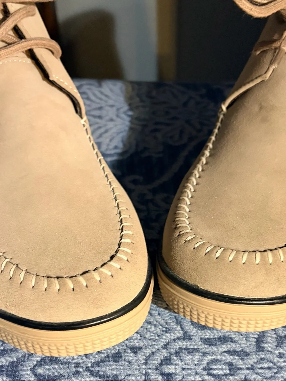 Kenneth Cole Men's Chukka Boots in Beige Size 10.5